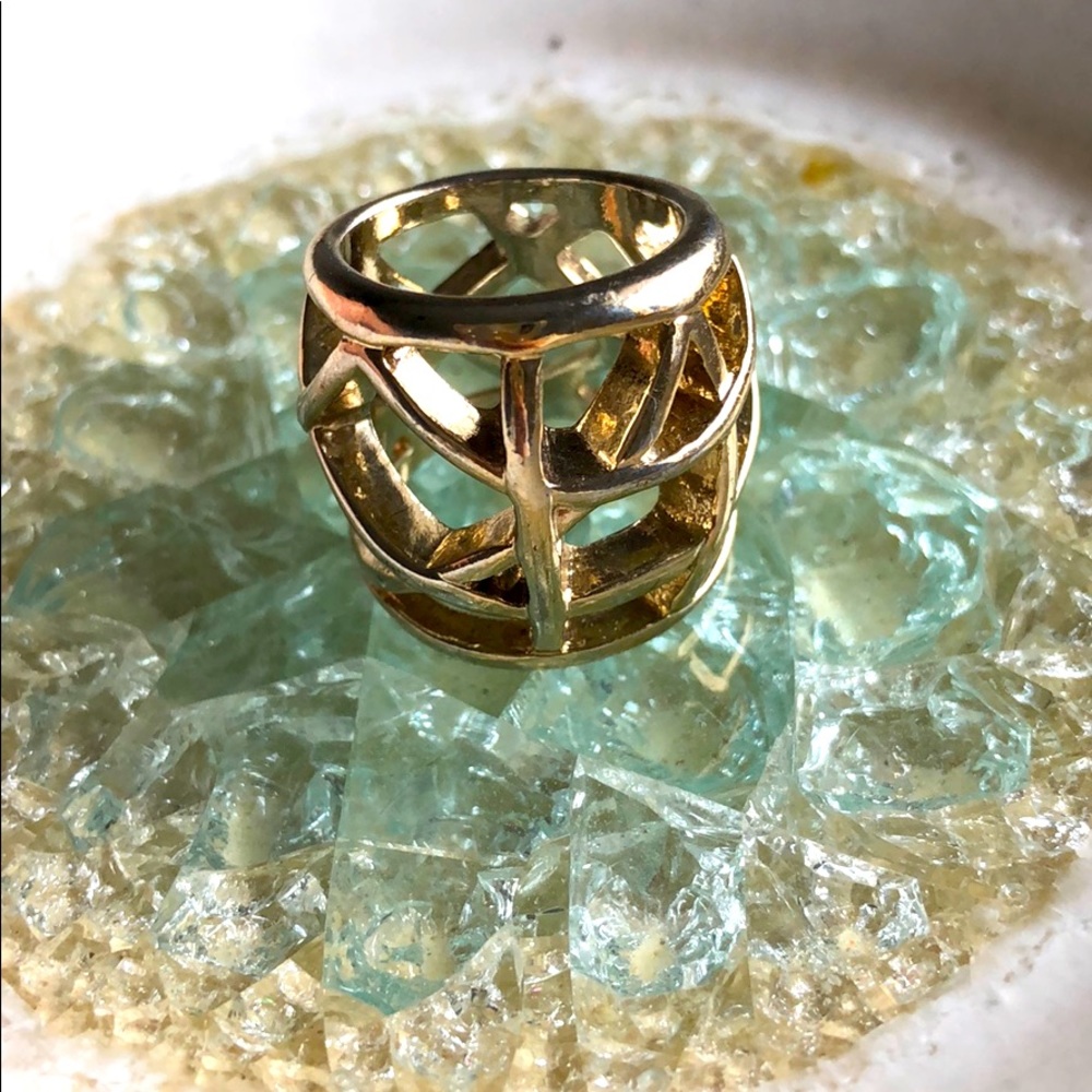 Beautiful gold cage ring